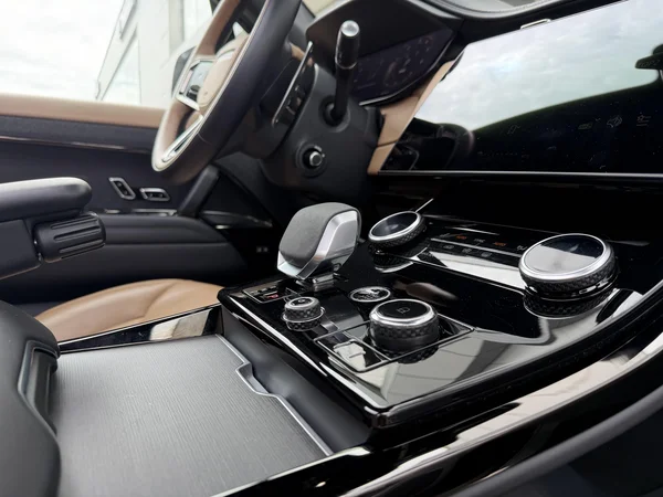 Land Rover Range Rover Sport (2023) — foto 22 van 40