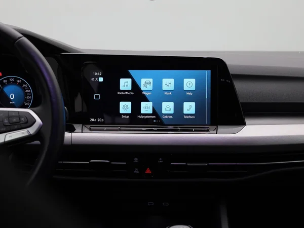 Volkswagen Golf (2021) — foto 37 van 37