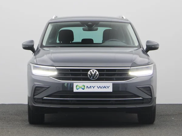 VOLKSWAGEN Tiguan (2023) — foto 16 van 20