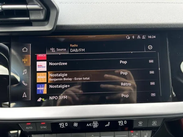 AUDI A3 Sportback (2023) — foto 16 van 34