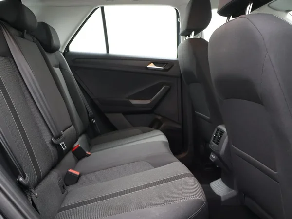 Volkswagen T-Roc (2023) — foto 2 van 23