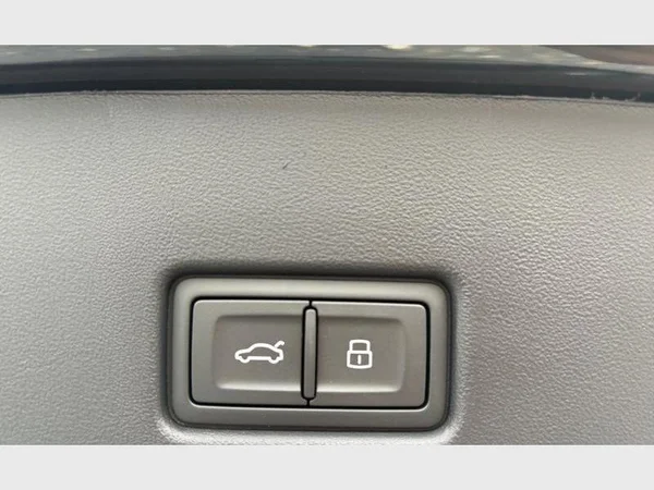 AUDI Q4 Sportback e-tron (2026) — foto 14 van 21
