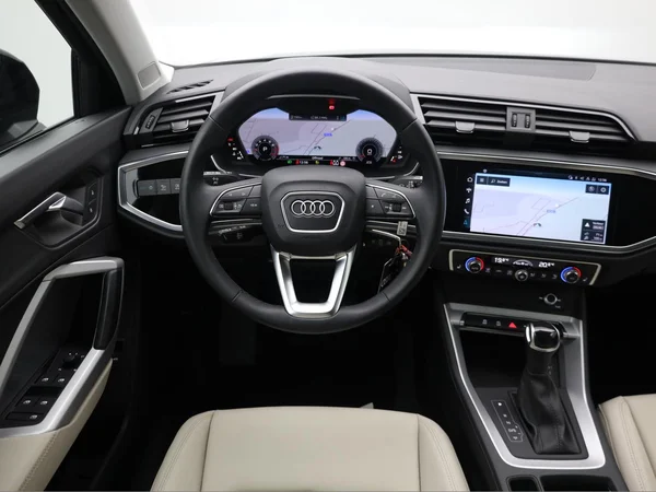 AUDI Q3 (2021) — foto 16 van 24