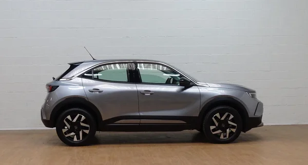 Opel Mokka-e (2024) — foto 2 van 27