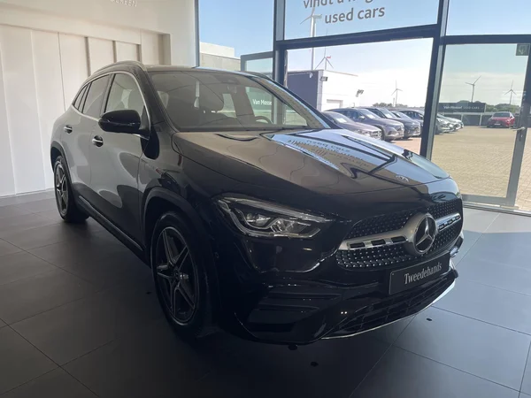 Mercedes-Benz GLA (2021) — foto 14 van 14