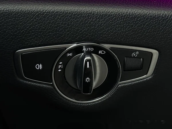 MERCEDES E 300 (2020) — foto 18 van 31