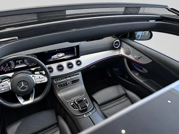 Mercedes-Benz E-Klasse (2020) — foto 5 van 21