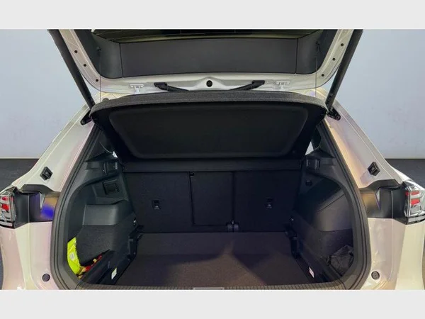 VOLKSWAGEN Tiguan (2026) — foto 20 van 22