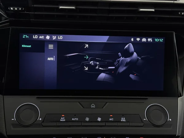PEUGEOT 308 (2022) — foto 18 van 27