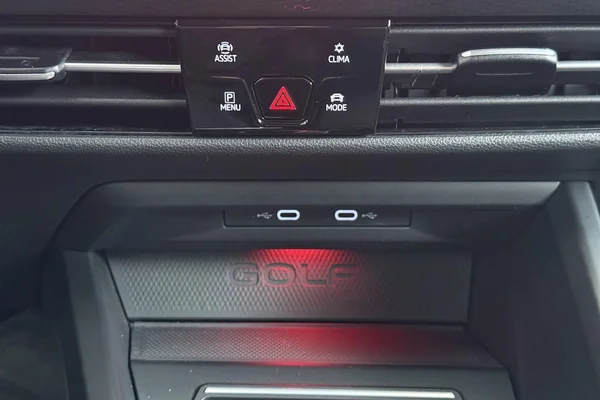 Volkswagen Golf VIII GTI (2020) — foto 2 van 34