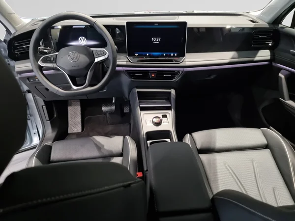 VOLKSWAGEN Tiguan (2026) — foto 9 van 15