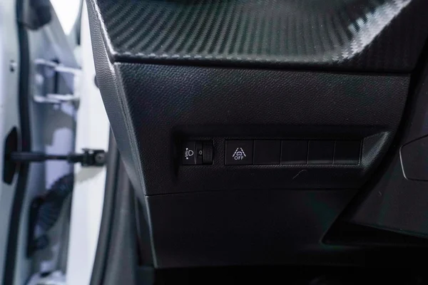 Peugeot E-208 (2021) — foto 14 van 51