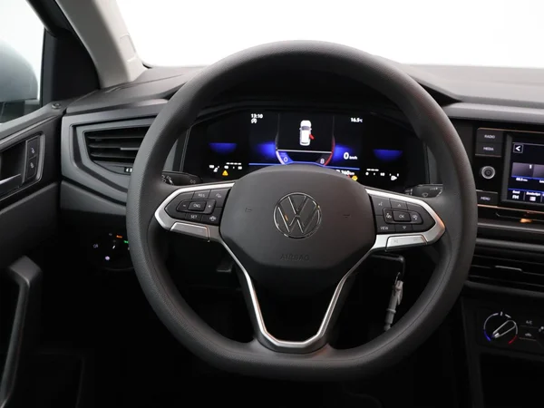 VOLKSWAGEN Polo (2023) — foto 2 van 28
