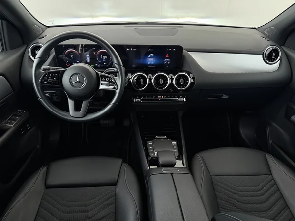 MERCEDES GLA 250 (2022) — foto 34 van 34