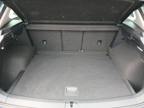 VOLKSWAGEN Tiguan (2023) — foto 8 van 19