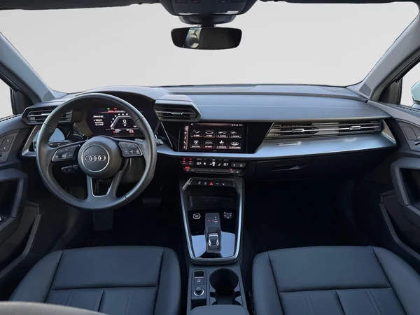 AUDI A3 Sportback (2024) — foto 2 van 28
