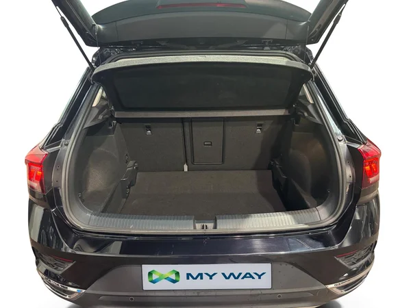 VOLKSWAGEN T-Roc (2018) — foto 14 van 24