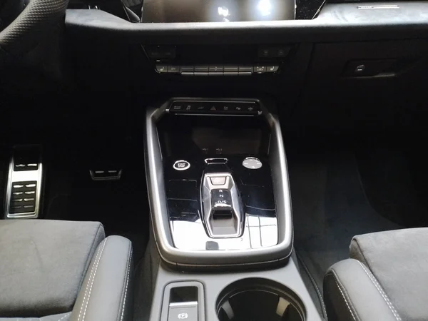 AUDI A3 Sportback PHEV (2024) — foto 5 van 15