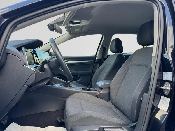 VOLKSWAGEN Golf VIII SW (2023) — foto 24 van 24