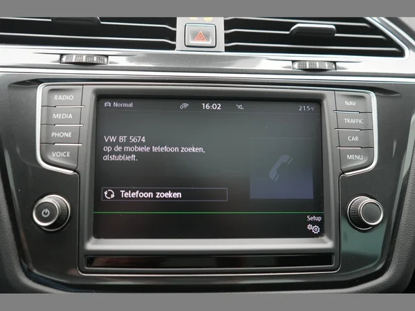 VOLKSWAGEN Tiguan (2016) — foto 20 van 30