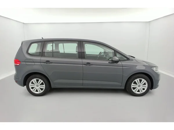VOLKSWAGEN Touran (2020) — foto 31 van 36