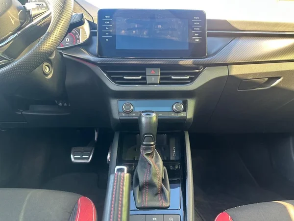 SKODA Kamiq (2021) — foto 6 van 35