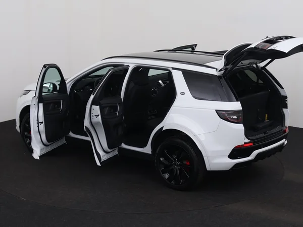Land Rover Discovery Sport (2023) — foto 30 van 31