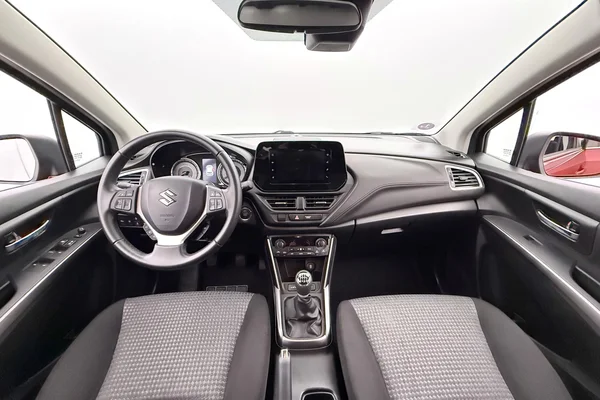 Suzuki S-Cross (2023) — foto 13 van 35