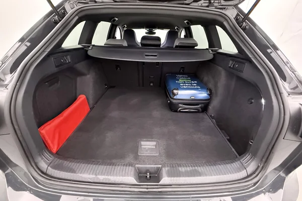 Volkswagen Golf VIII SW (2022) — foto 5 van 29