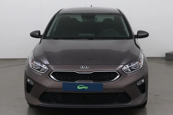 Kia Cee d (2021) — foto 12 van 20