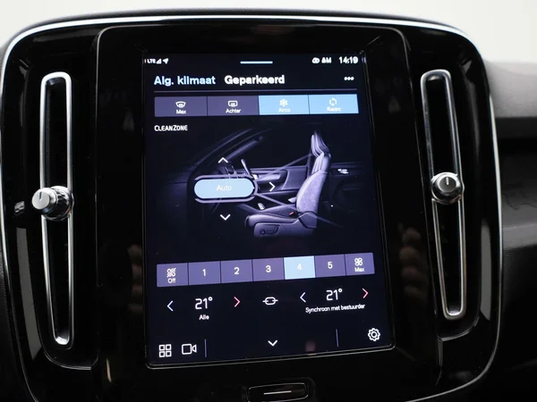 Volvo XC40 (2023) — foto 21 van 46