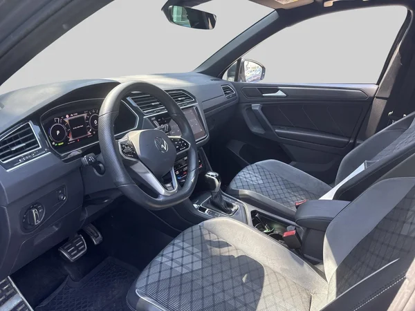 Volkswagen Tiguan (2021) — foto 15 van 16