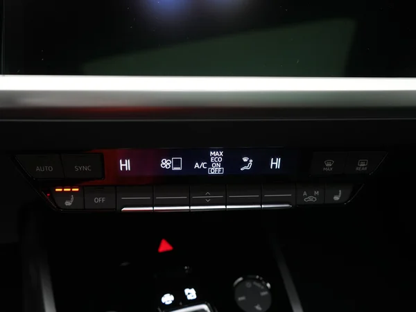 AUDI Q4 e-tron (2025) — foto 16 van 20