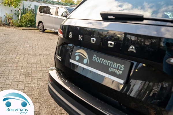 Skoda Karoq (2023) — foto 2 van 43