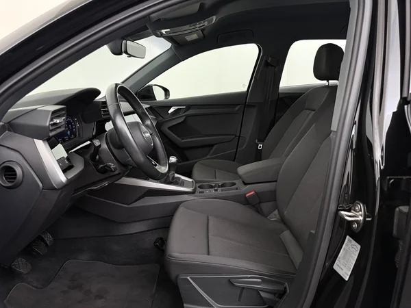 AUDI A3 (2023) — foto 2 van 26