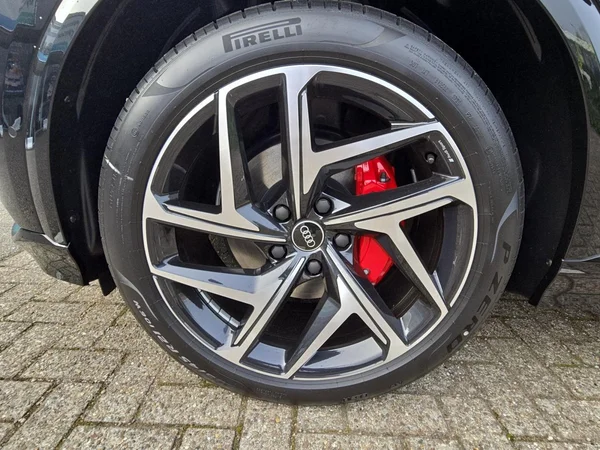 AUDI Q6 e-tron (2026) — foto 6 van 20