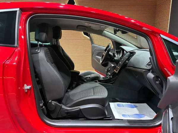 Opel Astra (2017) — foto 5 van 20
