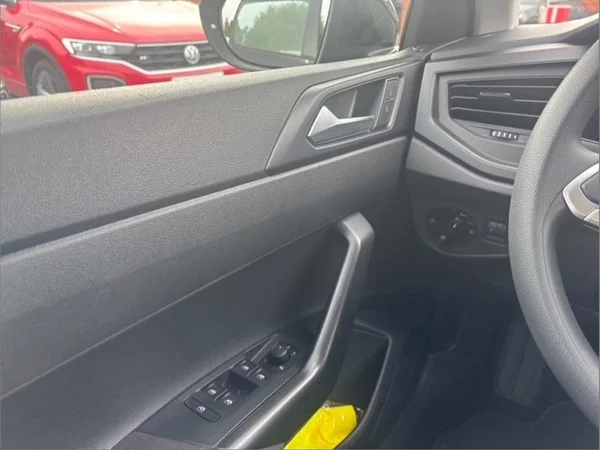 VOLKSWAGEN Taigo (2024) — foto 5 van 16