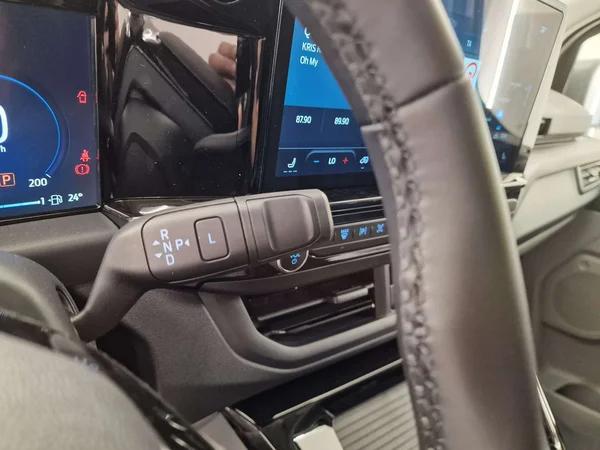 Ford Transit Custom — foto 7 van 15