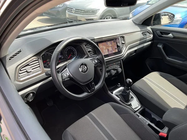 VOLKSWAGEN T-Roc (2019) — foto 21 van 22