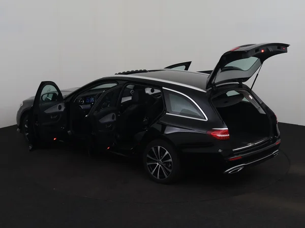 MERCEDES E 300 (2021) — foto 33 van 34