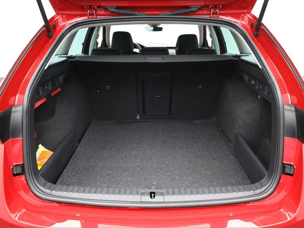 SKODA Octavia SW (2024) — foto 2 van 20