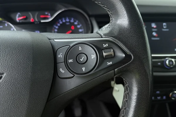 Opel Crossland (2022) — foto 6 van 18