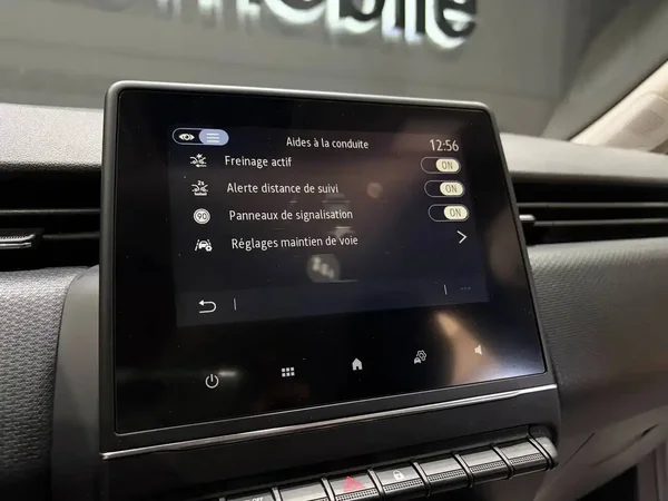 Renault Clio (2019) — foto 3 van 22