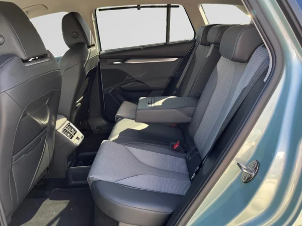 SKODA Enyaq (2023) — foto 19 van 22