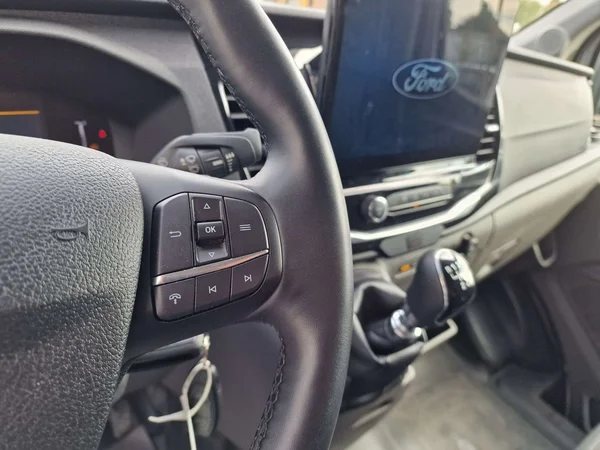 Ford Transit (2025) — foto 3 van 13