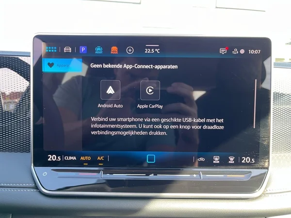 VOLKSWAGEN Tiguan (2025) — foto 3 van 21