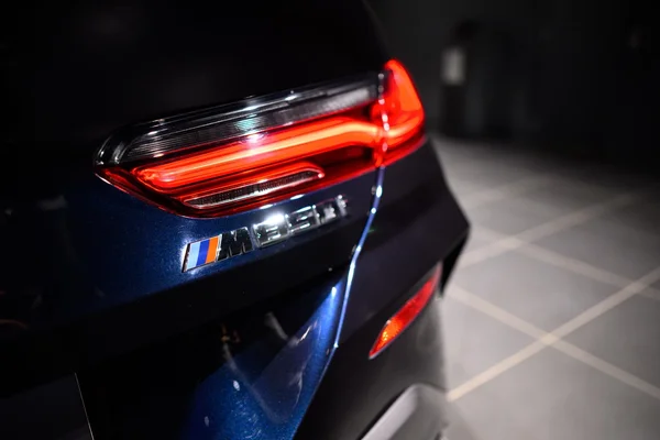 BMW M8 (2023) — foto 29 van 38