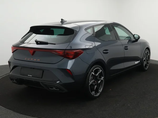 CUPRA Leon (2025) — foto 12 van 23