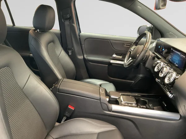 MERCEDES-BENZ GLA (H247) (2022) — foto 8 van 22